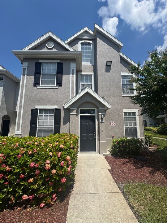 9157 Lee Vista Blvd in Orlando, FL - Foto de edificio