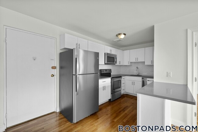 134 Summer St, Unit 44 in Malden, MA - Building Photo - Building Photo