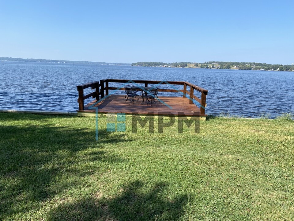 1646 Terral Island Rd in Farmerville, LA - Building Photo