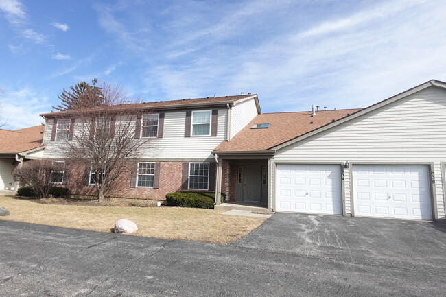 property at 634 E Whispering Oaks Ct