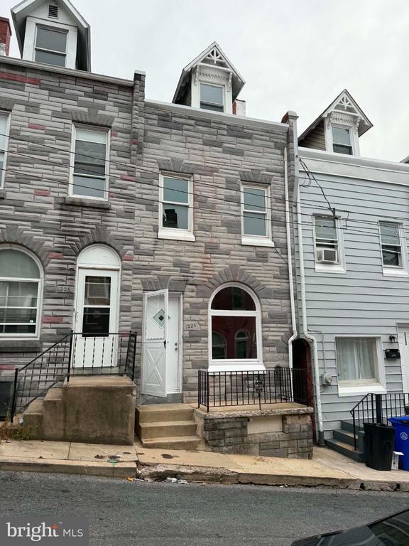 property at 1224 Fidelity St