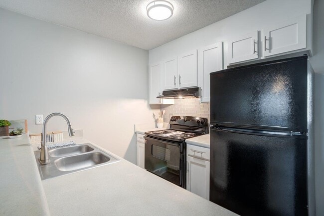 1022 West Apartment Homes