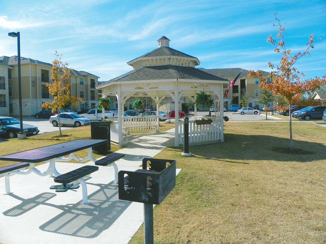 Villas on Callaway Creek Senior Living in Hurst, TX - Building Photo - Building Photo