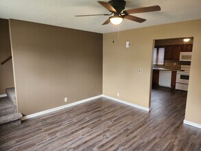 613 Cedar St in Fremont, OH - Foto de edificio - Building Photo