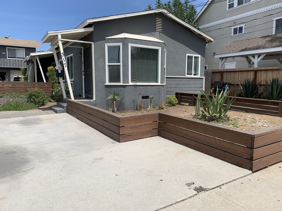 317 Jessie St in San Fernando, CA - Building Photo