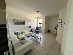 3382 W 112th St in Hialeah, FL - Building Photo - Building Photo