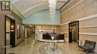 23 Hollywood Ave in Toronto, ON - Building Photo