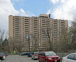 Hi Point Apartments in Toronto, ON - Building Photo