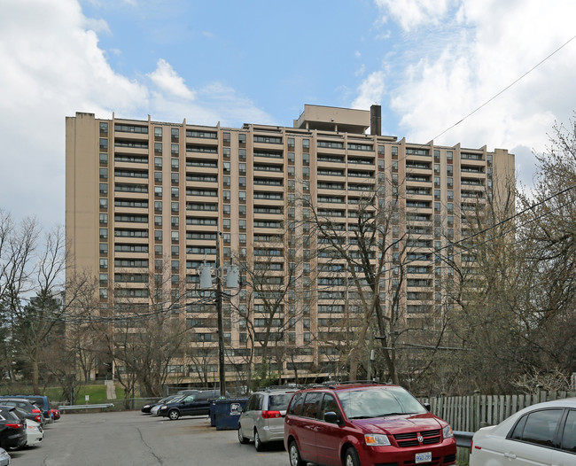 Hi Point Apartments in Toronto, ON - Building Photo - Building Photo