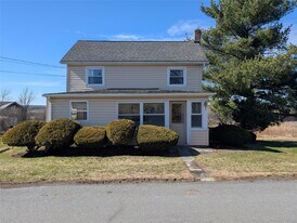 21 Maloney Ln in Goshen, NY - Building Photo