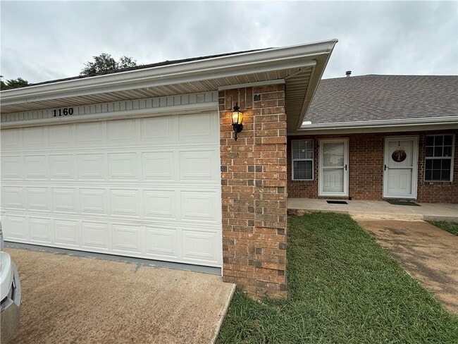 1160 N Boxley Ave in Fayetteville, AR - Building Photo - Building Photo