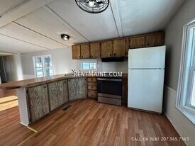 133 Harrison St in Pittsfield, ME - Building Photo