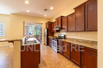 3247 Merryvale Ln in Flagstaff, AZ - Foto de edificio - Building Photo