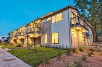 2222 N Prairie Ave in Dallas, TX - Building Photo - Building Photo