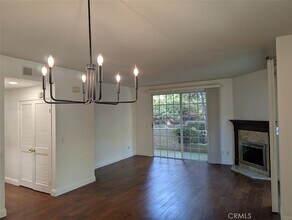 24153 Del Monte Dr., Unit 355 in Santa Clarita, CA - Building Photo - Building Photo
