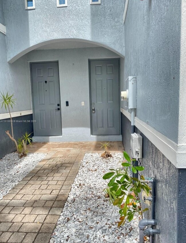1446 NW 34th Way in Lauderhill, FL - Building Photo - Building Photo