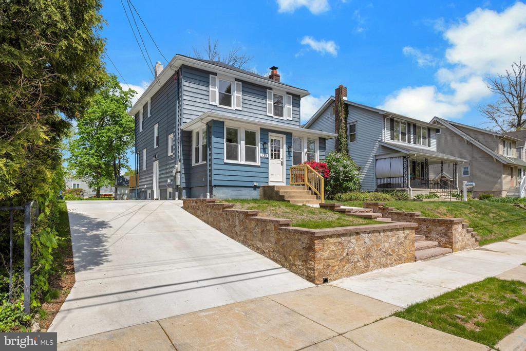 725 Belmont Ave in Collingswood, NJ - Building Photo
