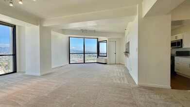 6363 Christie Ave in Emeryville, CA - Building Photo - Building Photo