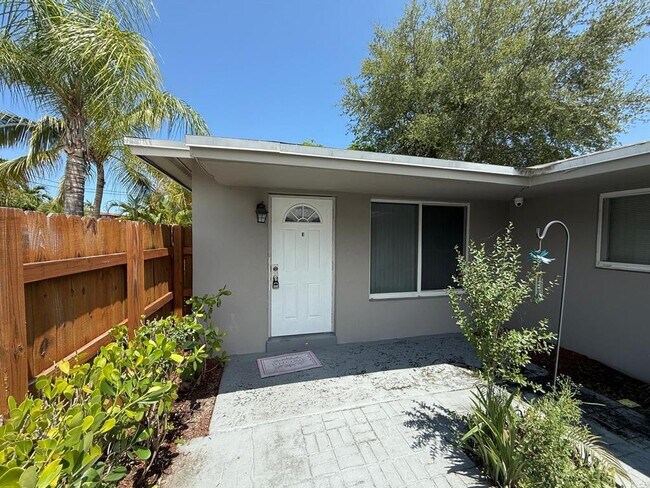 600 NW 18th St, Unit E in Fort Lauderdale, FL - Foto de edificio - Building Photo