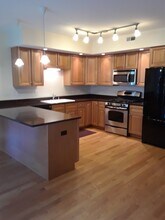 5761 W Higgins Ave in Chicago, IL - Building Photo - Building Photo