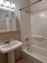 5805 202nd St SW, Unit 5805 in Lynnwood, WA - Foto de edificio - Building Photo