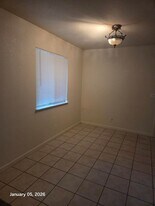 1133 Le Brun Ln in Redding, CA - Building Photo