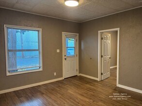 1727 Pease Ave in Sumner, WA - Building Photo - Building Photo