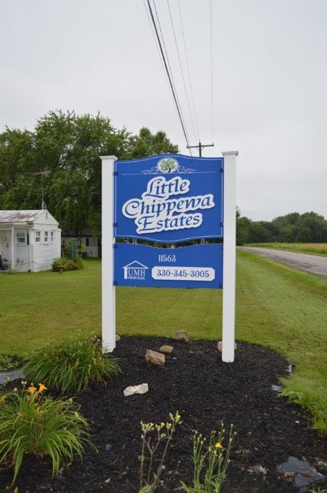 Little Chippewa in Orrville, OH - Foto de edificio