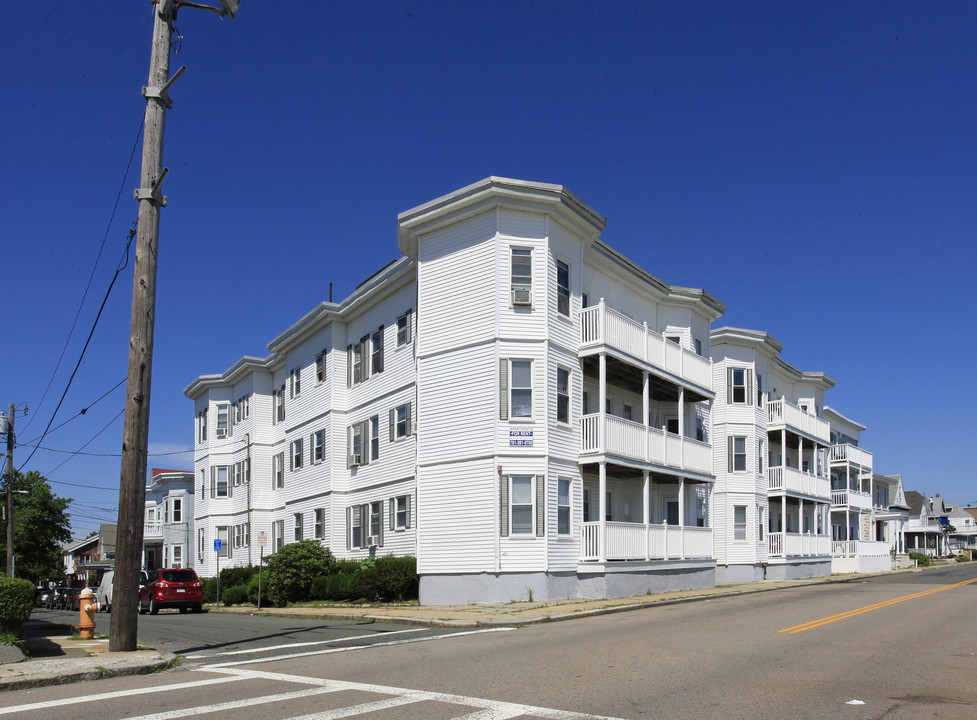 87-90 Win in Winthrop, MA - Building Photo