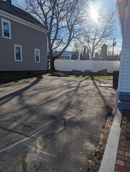 6 6th St, Unit A in Dover, NH - Building Photo - Building Photo