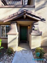 16938 Hutchins Landing in San Diego, CA - Building Photo - Building Photo