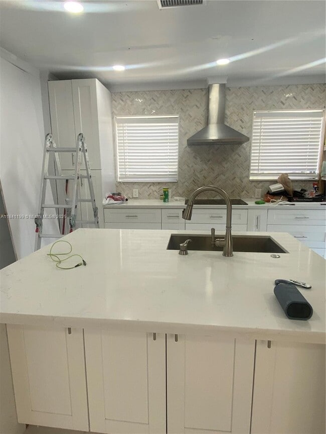 2401 SW 84th Ave in Miami, FL - Building Photo - Building Photo