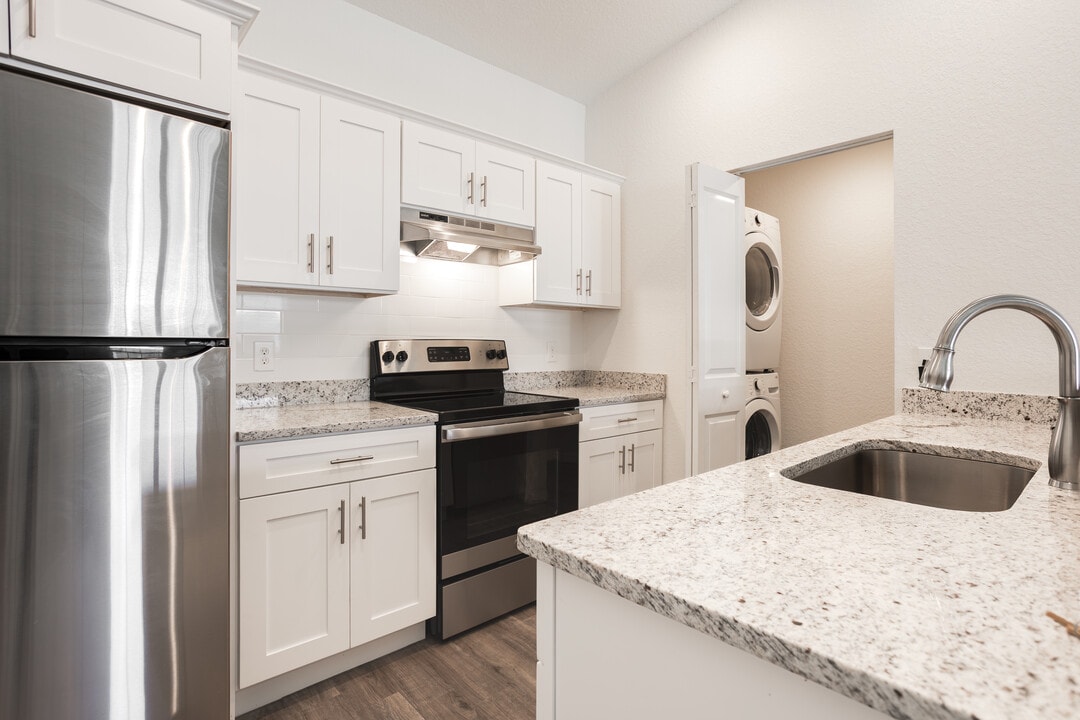 915 Ariana- brand new units! in Lakeland, FL - Foto de edificio