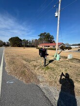 584 Lakeview Rd in Snow Hill, NC - Foto de edificio - Building Photo