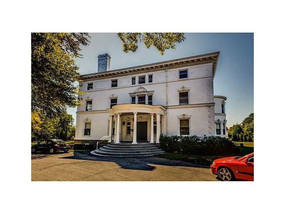 519 Bellevue Ave-Unit -2N in Newport, RI - Building Photo