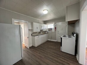 215 E Rutherford St in Shreveport, LA - Building Photo - Building Photo