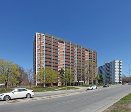 2775 Apartments in Toronto, ON - Building Photo - Building Photo