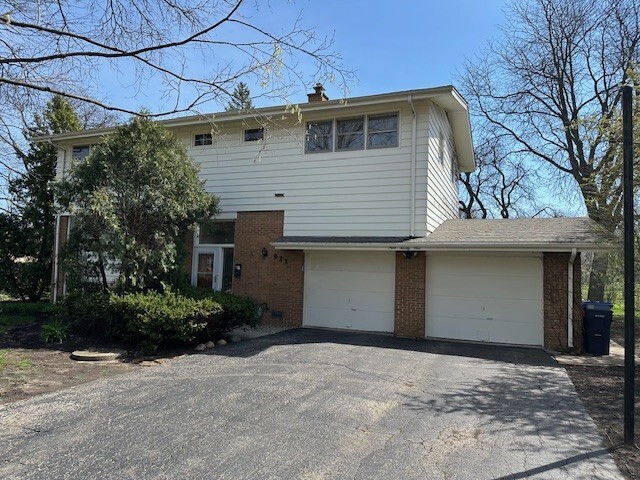 property at 921 Wilmot Rd