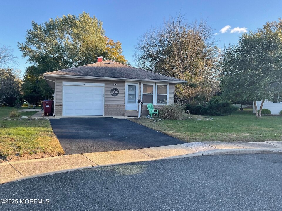 14 Arima Ct in Toms River, NJ - Foto de edificio
