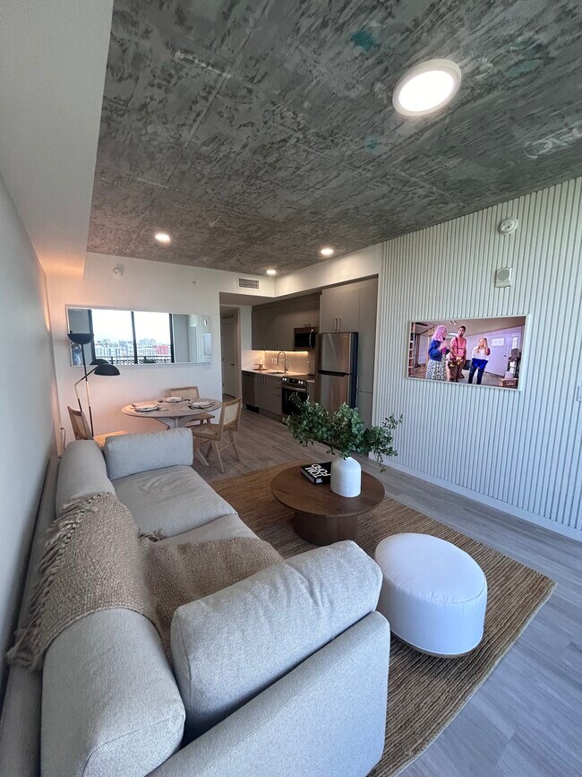 201 NW 16th St, Unit 1513 in Miami, FL - Building Photo - Building Photo