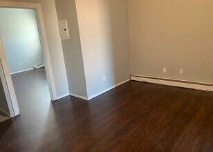 231 3rd St, Unit 1 in Elizabeth, NJ - Building Photo - Building Photo