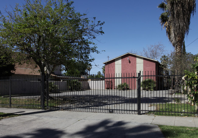 2945 6th St in Riverside, CA - Building Photo - Building Photo