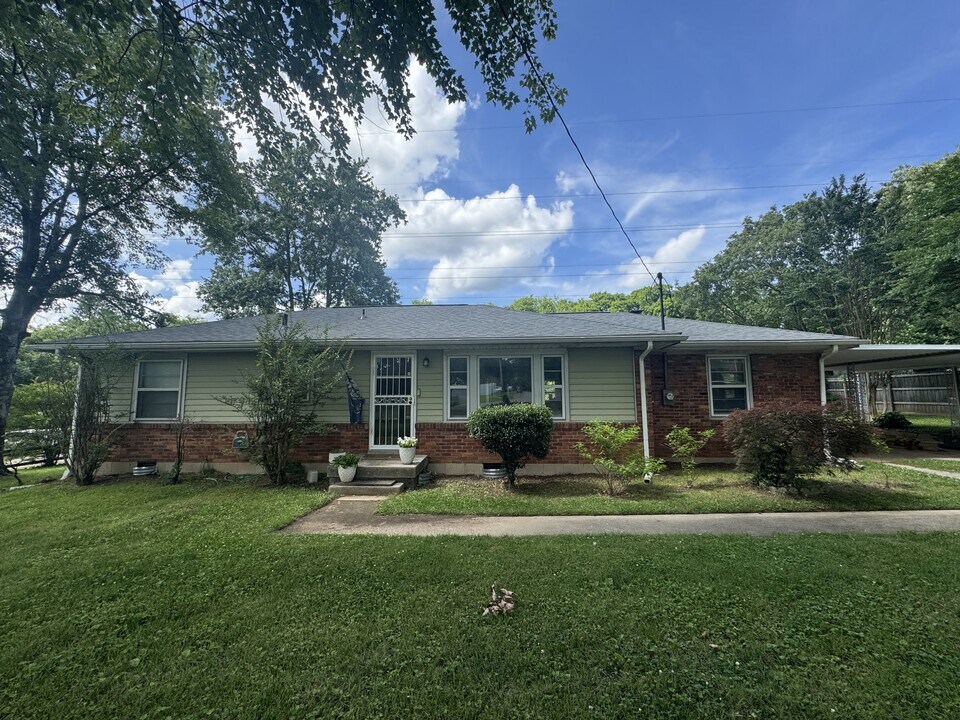 2626 Woodberry Dr in Nashville, TN - Building Photo