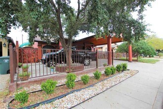 712 Zebra Dr, Unit 103 in Laredo, TX - Building Photo - Building Photo