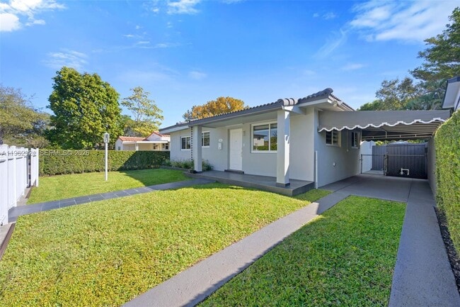 1811 SW 18th Ave in Miami, FL - Building Photo - Building Photo