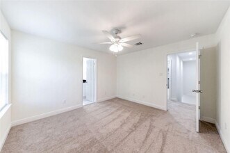 5007 Mallow St in Houston, TX - Building Photo - Building Photo