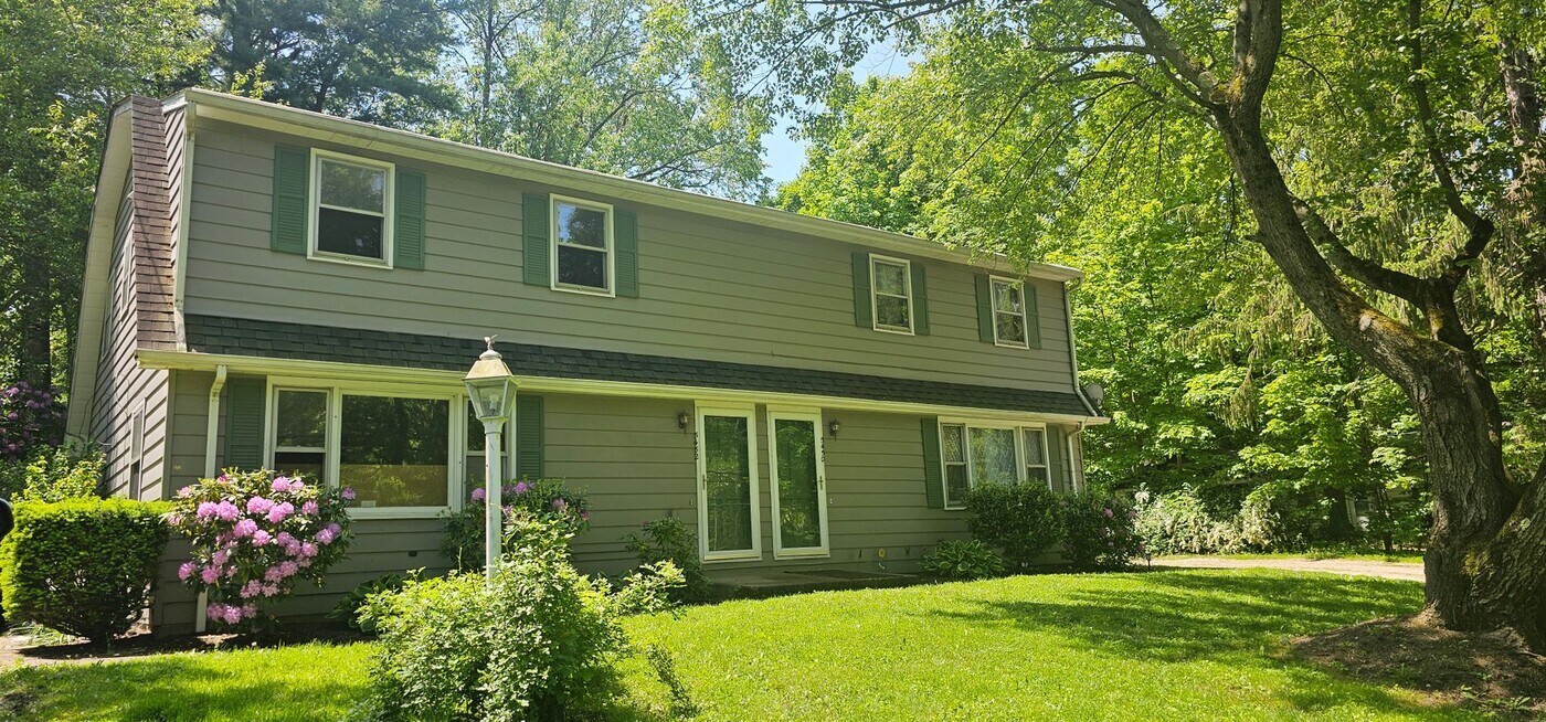 5450-5452 Glenwood Park Ave in Erie, PA - Building Photo