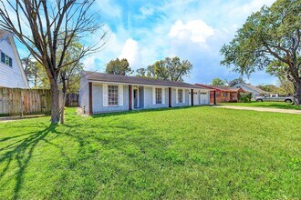 9611 Highmeadow Dr in Houston, TX - Building Photo - Building Photo