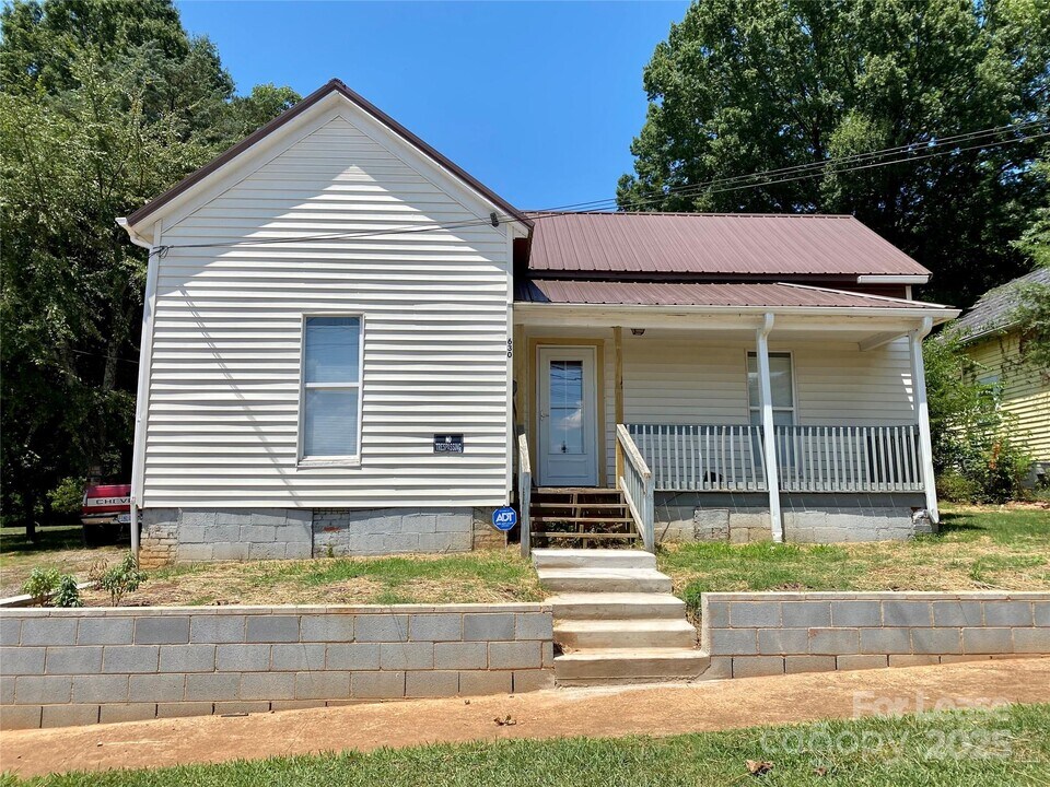 630 Armfield St in Statesville, NC - Building Photo