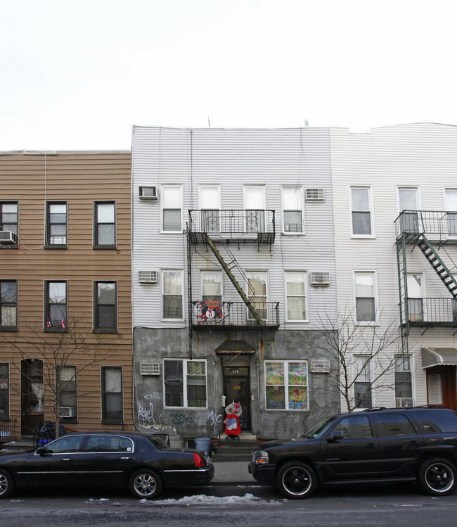 218 Suydam St in Brooklyn, NY - Building Photo - Building Photo